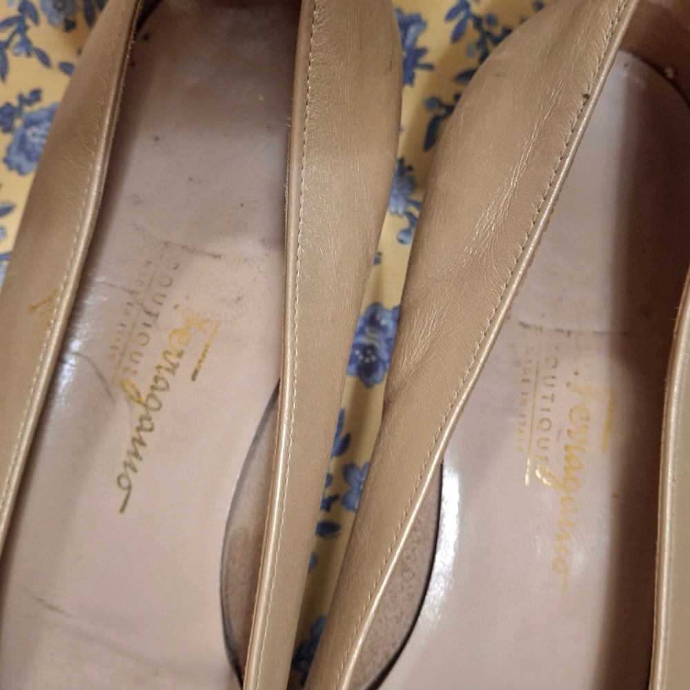 Salvatore Ferragamo Vtg Vara Bow Pumps Champagne Metallic Leather Block Heel 10B - Picture 6 of 9